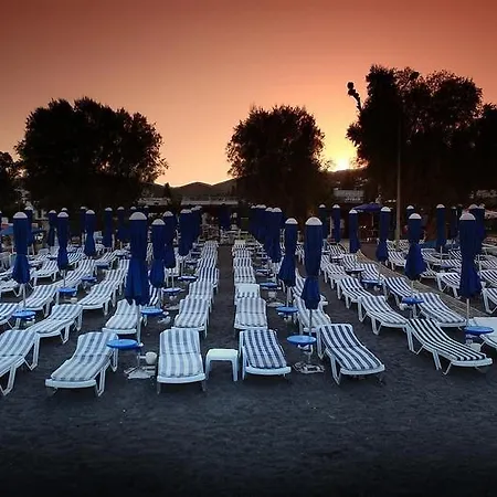 Lägenhet Parilti Beach Houses