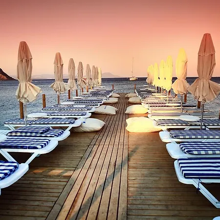 Parilti Beach Houses