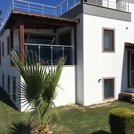 Parilti Beach Houses